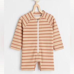 H&M kids NWT boys one piece zip up Swimsuit UPF 50 2T & 4T